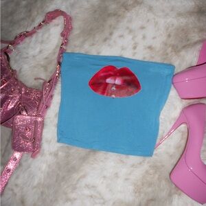OMIGHTY Blue Tube Top with Red Lips Graphic